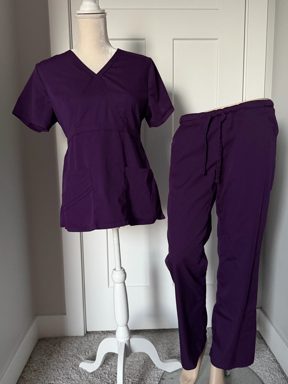Women’s Cherokee Luxe Scrub Set in Eggplant